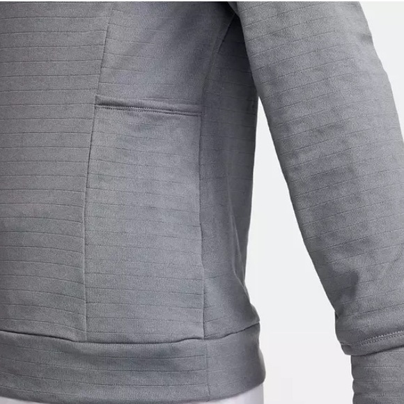 NWT Nike Therma-FIT Swift Element
Women's Turtleneck Running Top - Picture 5 of 10